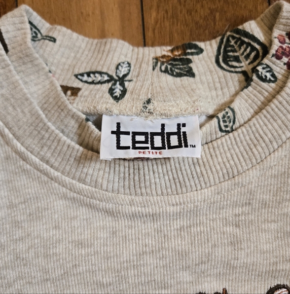 Vintage Embroidered Teddi Cream Sweater with Leaf Pattern - Picture 2 of 7